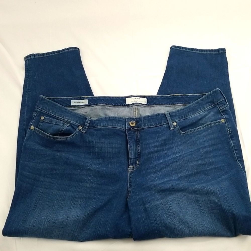 TORRID PLUS SIZE Boyfriend‎ Jeans Size 28R.  0066